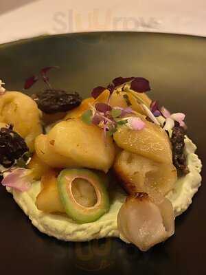 Elizabeth's Gone Raw