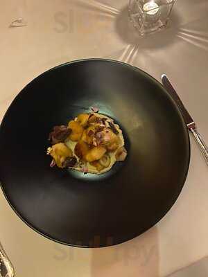 Elizabeth's Gone Raw