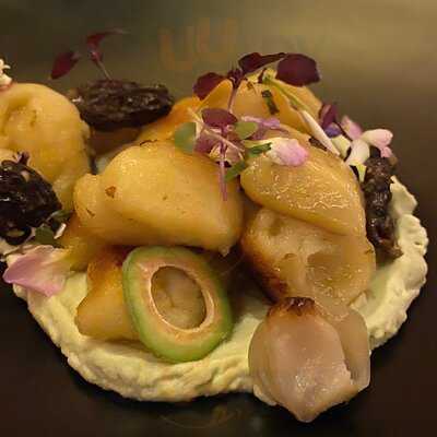 Elizabeth's Gone Raw