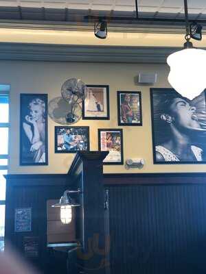 Smithfield's Chicken 'n Bar-b-q