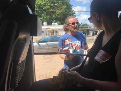 Manolis Ice Cream Pastries & Cakes