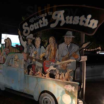 Manolis Ice Cream Pastries & Cakes