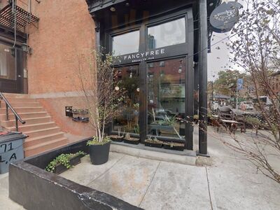 Mullanes Bar & Grill