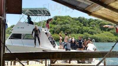 Hole In The Wall Pub