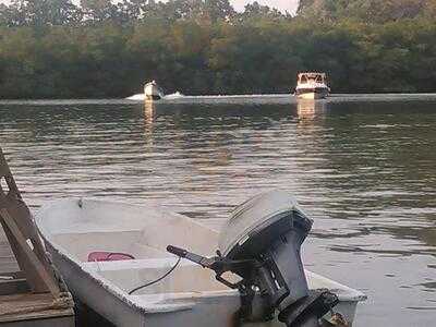 Hole In The Wall Pub