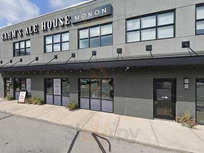 Sahm's Alehouse On The Monon