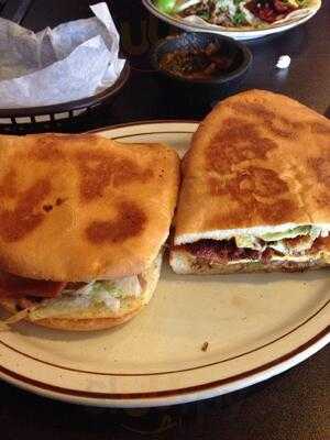 Charritos Restaurante Taqueria