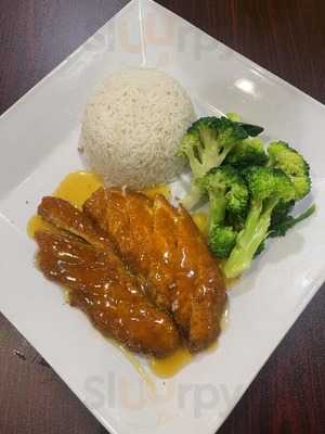 Tom's Asian Bistro