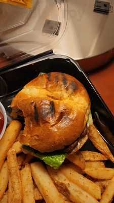 The Bistro - Eat. Drink. Connect.r