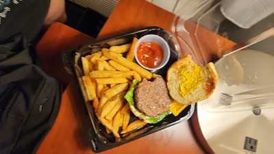 The Bistro - Eat. Drink. Connect.r