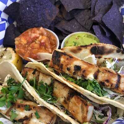 Islander Bar & Grill