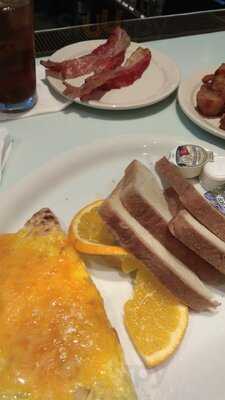 Islander Bar & Grill