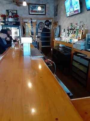 E-town Bar And Grille