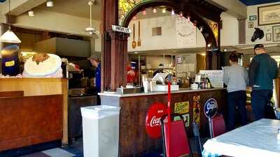 Smith's Restaurant And Deli