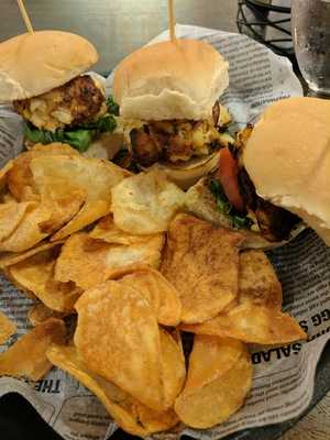 Pappas Sports Bar Inner Harbor