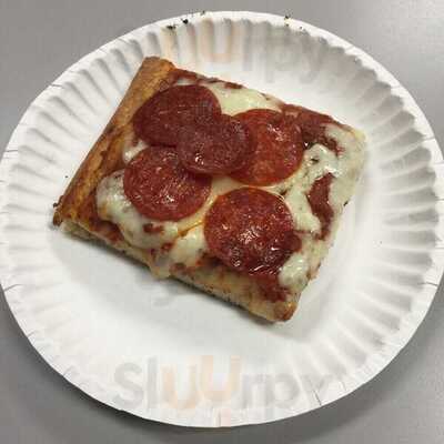 Mamma Lucia's Pizzeria