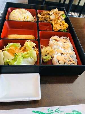 Singha Contemporary Thai & Sushi