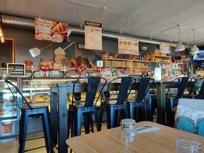 Pandoree Cafe & Deli