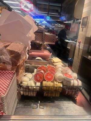 Hattie B's Hot Chicken