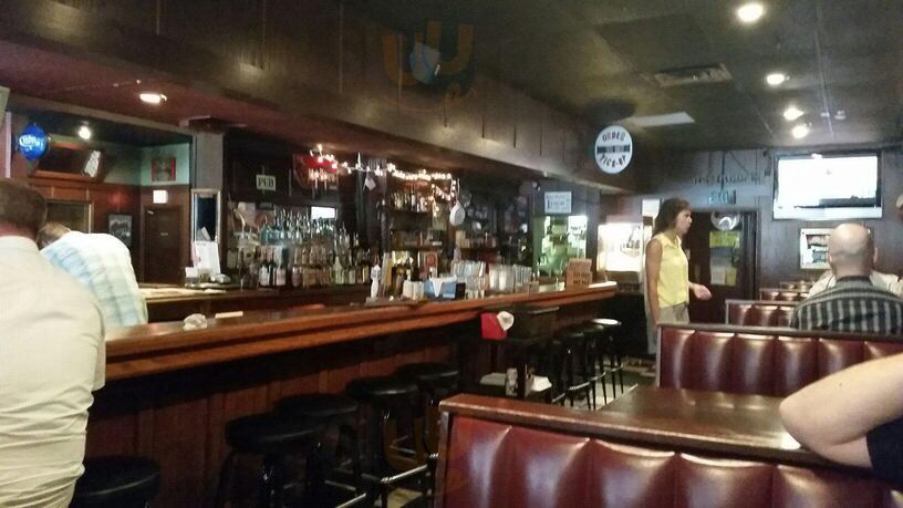 Bunker's Music Bar And Grill