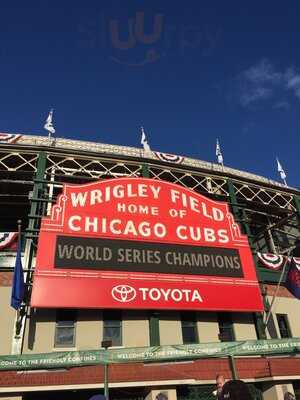 Lefty’s Chicago Pizzeria