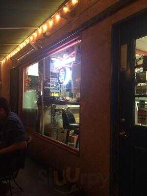 Lefty’s Chicago Pizzeria