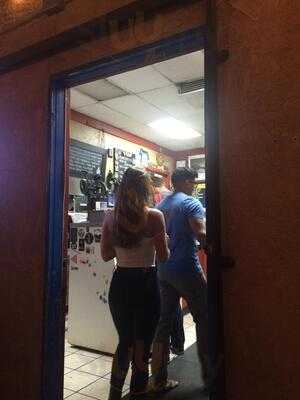 Lefty’s Chicago Pizzeria