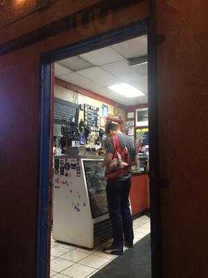 Lefty’s Chicago Pizzeria