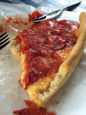 Lefty’s Chicago Pizzeria