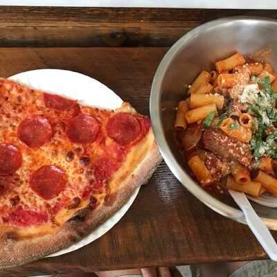 Florina Pizzeria And Paninoteca