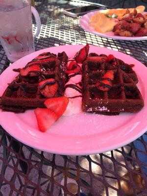 Candlelight Pourhouse Coffee & Wine Garden