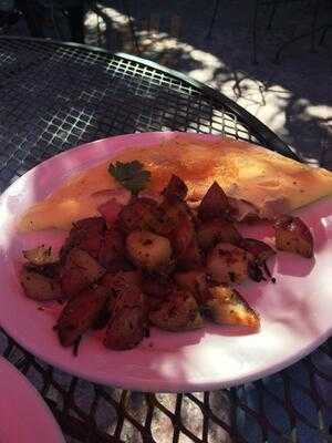 Candlelight Pourhouse Coffee & Wine Garden