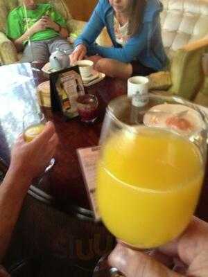 Candlelight Pourhouse Coffee & Wine Garden