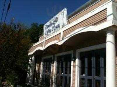 Candlelight Pourhouse Coffee & Wine Garden