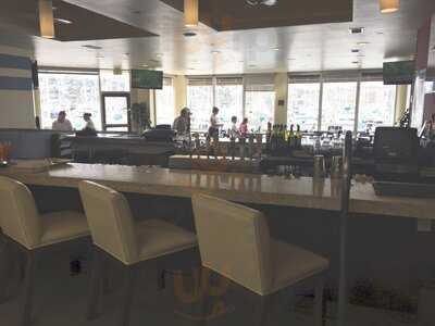 Quarterdeck Restaurant & Bar ​