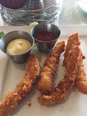 Quarterdeck Restaurant & Bar ​