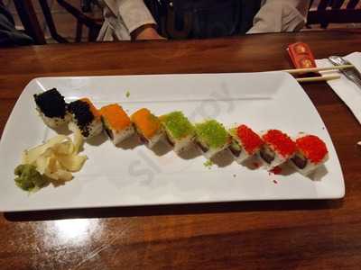 Mon Thai Bistro & Sushi