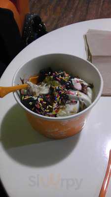 Orange Leaf Frozen Yogurt