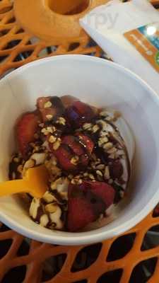 Orange Leaf Frozen Yogurt