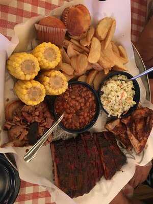 Famous Dave's Bar-b-que