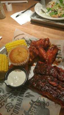 Famous Dave's Bar-b-que