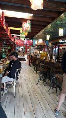 Willie's Chicken Shack