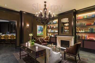 The Library Bar At The Rittenhouse