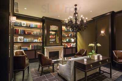 The Library Bar At The Rittenhouse