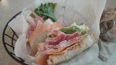 Artefino Cafe & Gallery