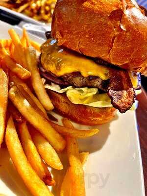 Players Sports Grill & Arcade