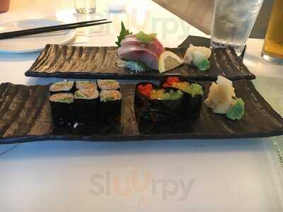 Fin's Japanese Sushi And Grill