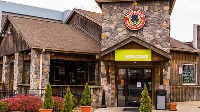 Buffalo Wings & Rings