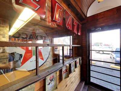 Henry's Puffy Tacos Express