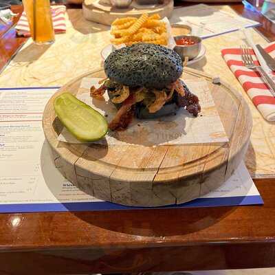 Charlie's Sports Bar